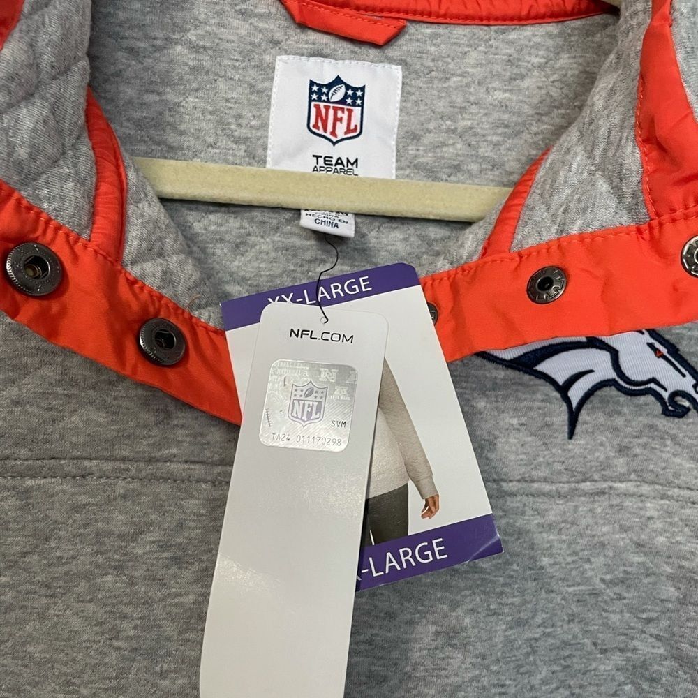 ๐ขNFL Broncos Quilted Light Grey Pullover XXL - Picture 4 of 9